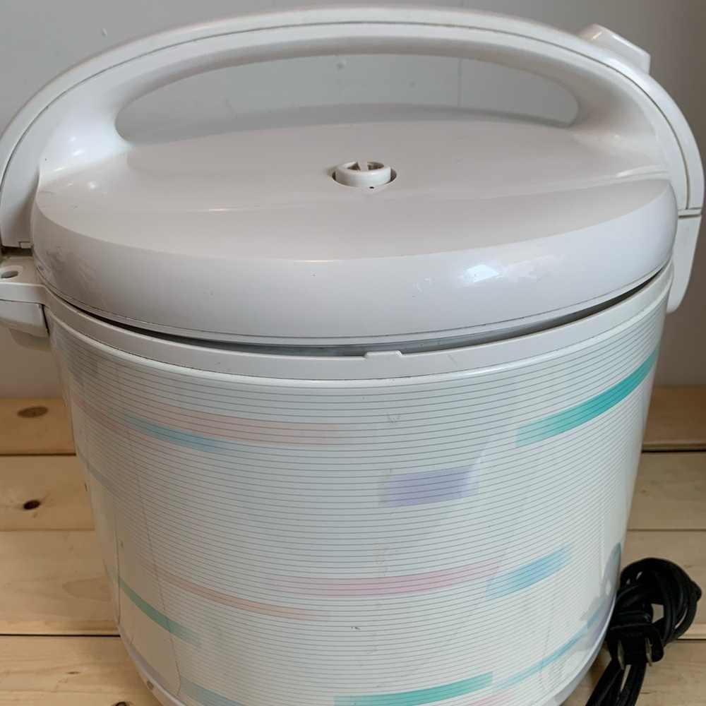 90s- Rival White Electric Rice Cooker - Picture 8 of 10